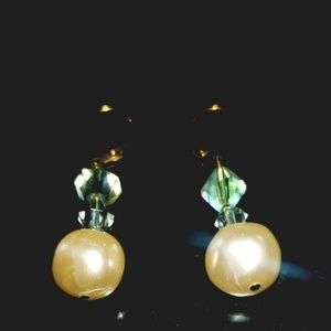 VINTAGE PEARL EARRINGS